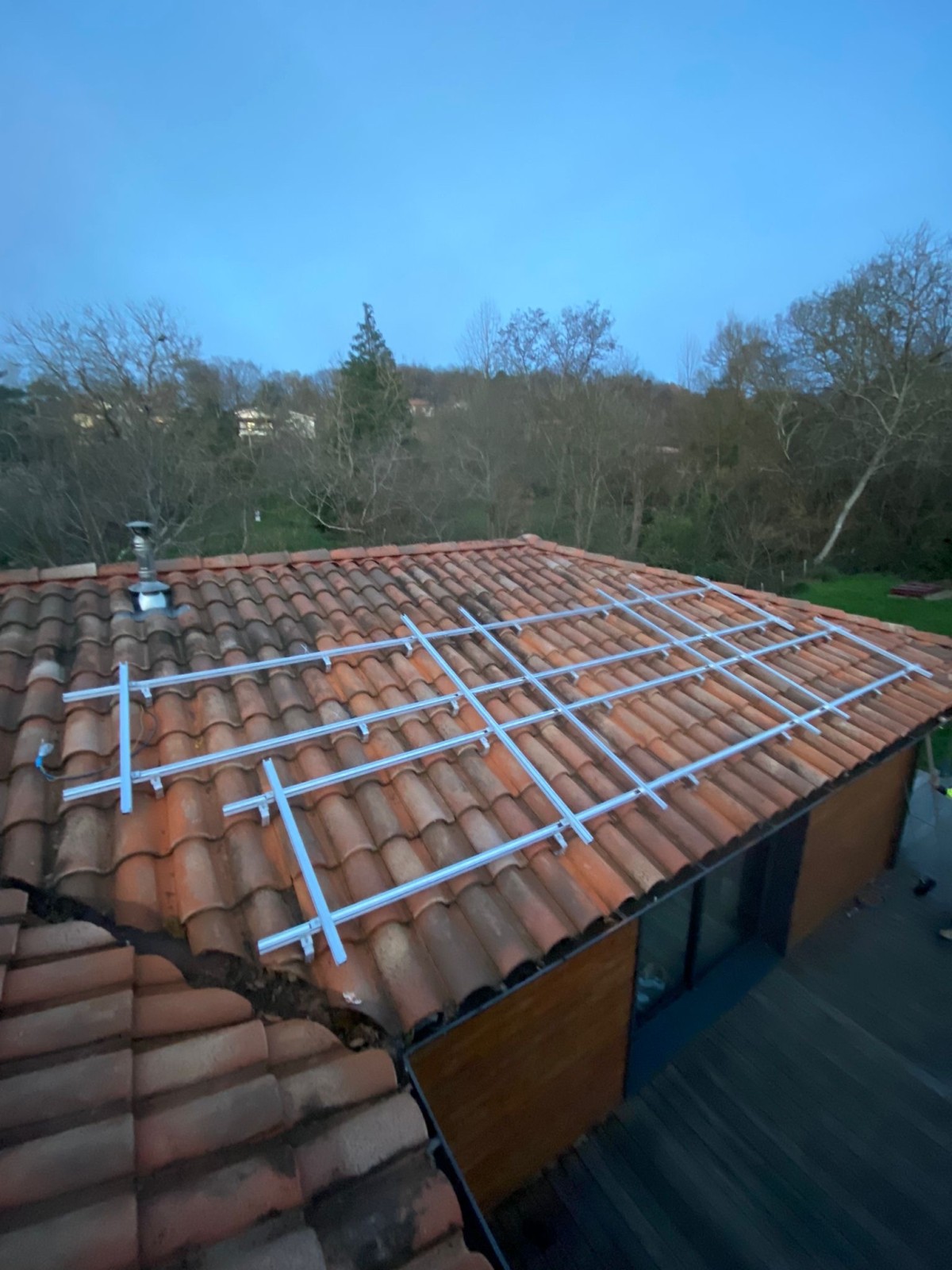 Installation photovoltaïque de 3kwc en paysage sur toiture complexe au coeur de Lévignac