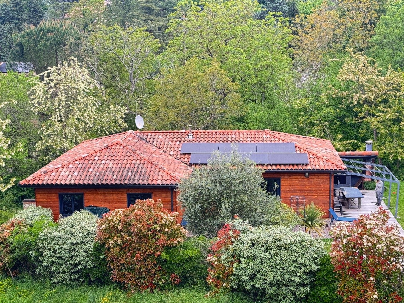 Installation photovoltaïque de 3kwc en paysage sur toiture complexe au coeur de Lévignac