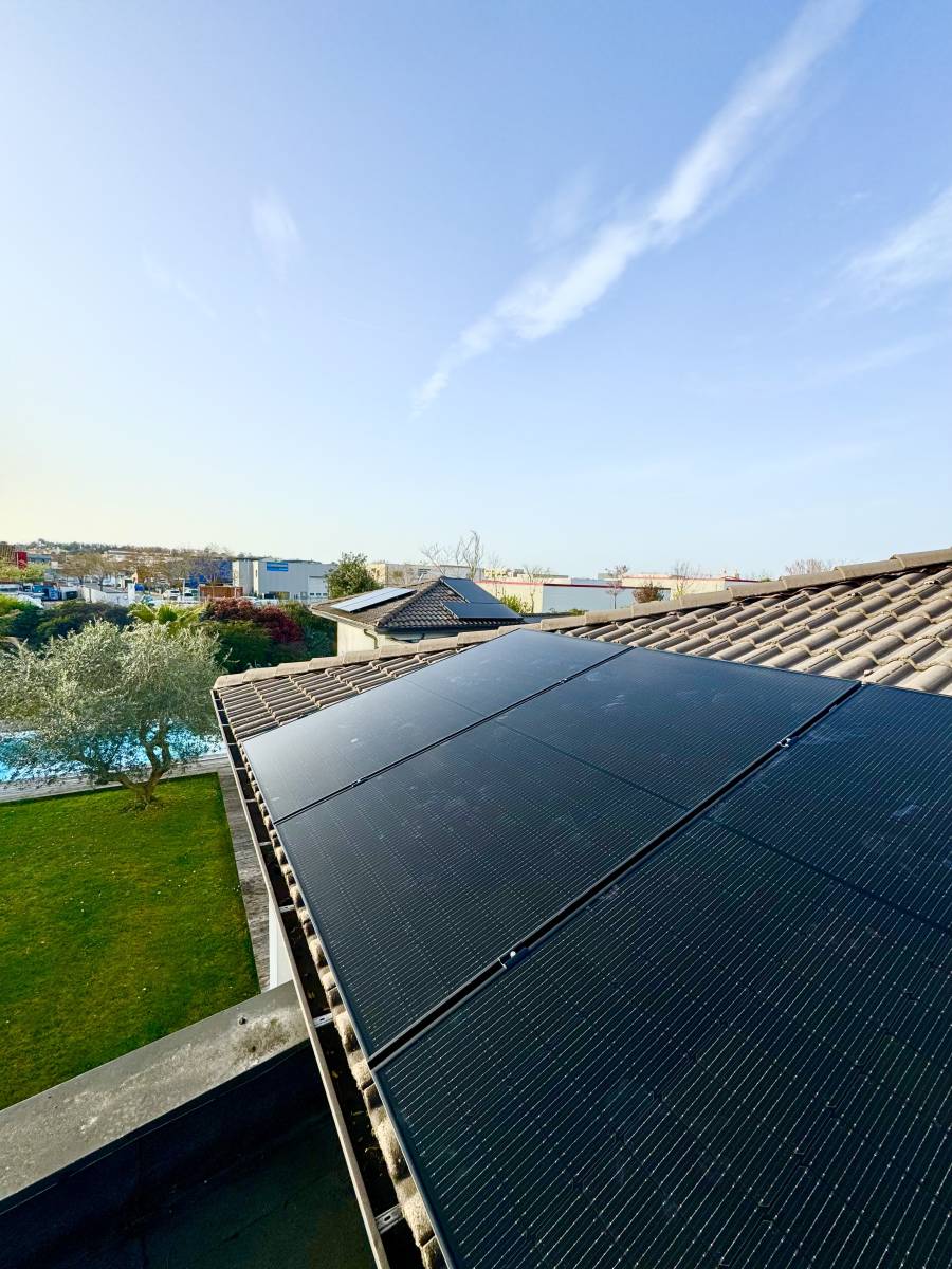 INSTALLATION DE PANNEAUX DUALSUN 500 POUR 7,5 Kwc À COLOMIERS SUR TOITURE MIXTE POUR DE L'AUTO-CONSOMATION